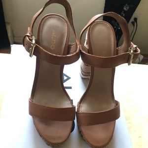 Women’s Aldo,s chunky heel nude 7.5